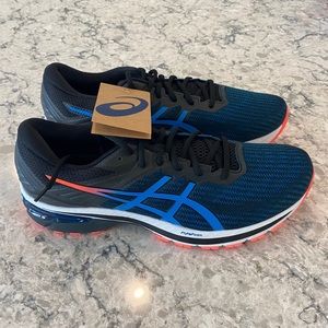 Mens ASICS GT 2000-9, size 12